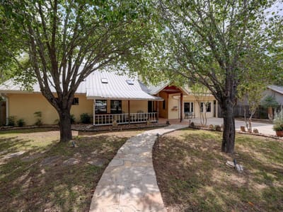Photo 5 of 40 at 307 River Oaks DR - 4 bed 3 bath home