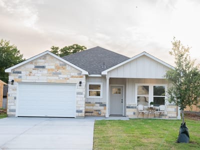 Primary bedroom at 307 String Prairie Way - 2 bed 2 bath home