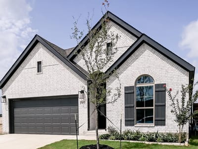 Living area at 307 Watersong BND - 4 bed 3 bath home