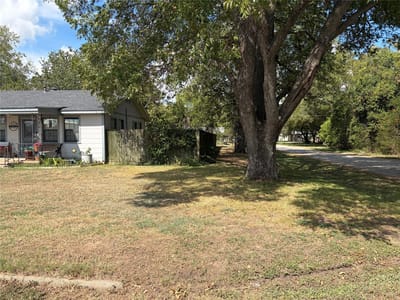 Photo 3 of 21 at 307 Whitehead ST - 2 bed 2 bath home