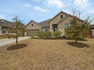Living area at 308 Allegheny Way - 4 bed 3 bath home