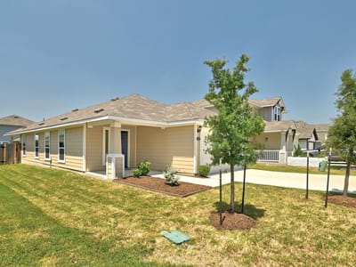 Living area at 308 Black Opal DR - 3 bed 2 bath home