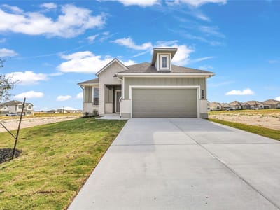Living area at 308 Boatright Blvd - 3 bed 2 bath home