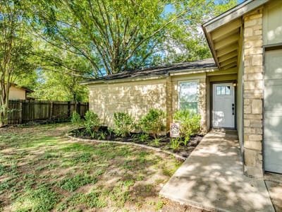 Property photo 3 at 308 Bonita Vista DR - 3 bed 2 bath home