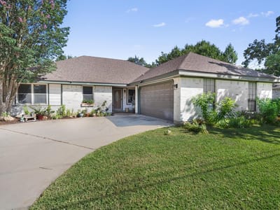 Property photo 3 at 308 Susana DR - 3 bed 2 bath home