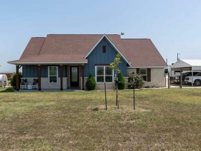 Living area at 3083 Hwy 138 - 3 bed 2 bath home