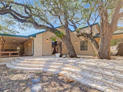 Living area at 309 Delaware Springs Blvd - 3 bed 2 bath home