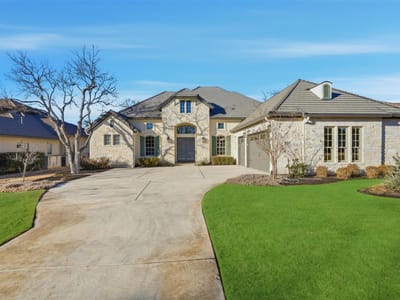 Living area at 309 Flint Ridge Trl - 4 bed 3 bath home