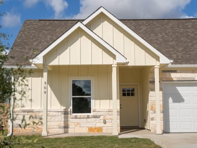 Living area at 309 String Prairie Way - 3 bed 2 bath home