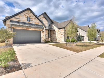 Living area at 309 Wolf Ridge RD - 5 bed 5 bath home