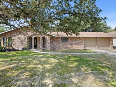 Property photo 2 at 310 De Soto DR - 3 bed 2 bath home