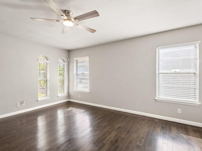 Property photo 5 at 310 De Soto DR - 3 bed 2 bath home