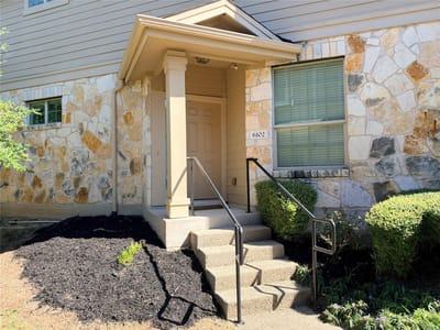 Photo 3 - 3101 Davis LN Unit #6102 Photo 3 of 25 at 3101 Davis LN Unit #6102 - 2 bed 2 bath home