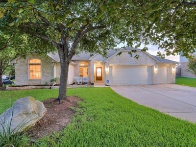 Photo 2 of 40 at 3101 Lynnbrook DR - 3 bed 2 bath home