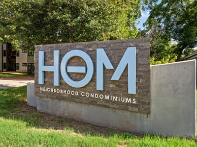Living area at 3101 W Govalle Ave Unit #111 - 2 bed 2 bath home