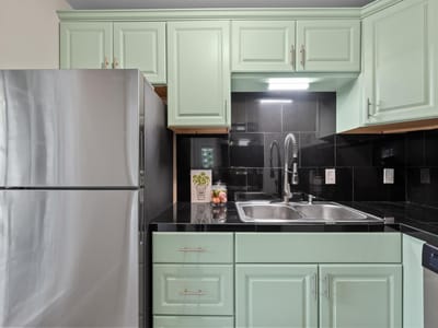 Primary bedroom at 3102 Glen Ora St Unit #102 - 1 bed 1 bath home