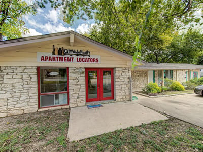 Living area at 3105 Menchaca - South Lamar, Austin, TX
