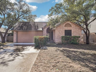 Living area at 3107 Pepper Grass TRL - 3 bed 2 bath home