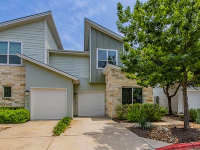 Living area at 3108 E 51st ST Unit #1101 - 3 bed 3 bath home