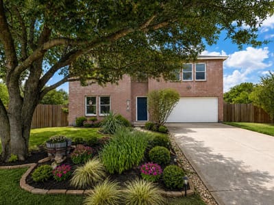 Property photo 2 at 311 Crossland CV - 4 bed 2 bath home