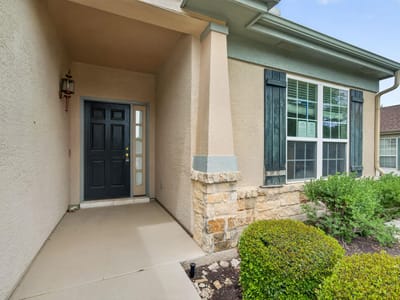 Living area at 311 Deer Meadow Cir - 3 bed 2 bath home
