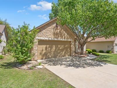Living area at 311 Dove Hollow TRL - 2 bed 2 bath home
