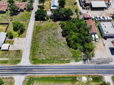 Property photo 5 at 311 E Clark ST - Bartletts Add, Bartlett, TX