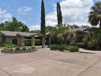 Property photo 4 at 311 Oleander DR - 4 bed 2 bath home