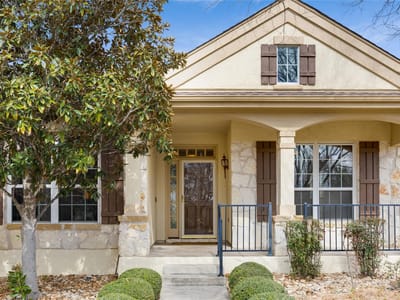 Living area at 311 Rio Grande LOOP - 3 bed 2 bath home