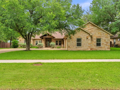 Living area at 311 Yellow Ribbon TRL - 3 bed 2 bath home