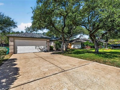 Living area at 3115 Blazing Star TRL - 3 bed 2 bath home