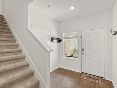 Property photo 3 at 312 Sickle LOOP - 4 bed 2 bath home