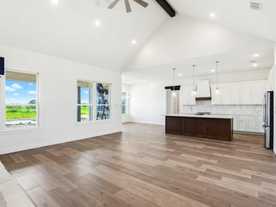 Property photo 5 at 313 Farmhouse Drive - 4 bed 2 bath home
