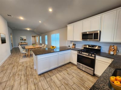 Property photo 3 at 313 Gaida Loop - 3 bed 2 bath home