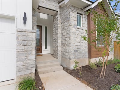 Property photo 2 at 313 West Faulkner ST - 4 bed 3 bath home
