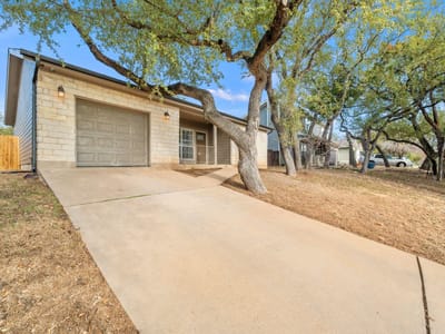 Living area at 3139 Chisholm Trl - 3 bed 2 bath home