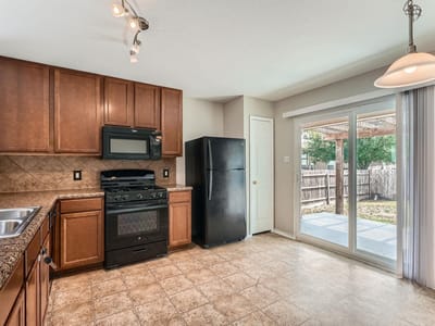 Photo 4 of 11 at 315 Moonwalker TRL - 3 bed 2 bath home