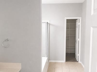 Bathroom at 317 Altamont ST - 5 bed 2 bath home