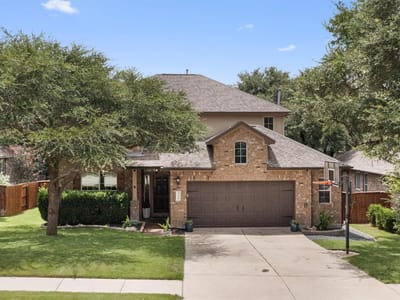 Living area at 318 Caddo Lake DR - 5 bed 3 bath home