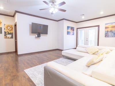 Property photo 5 at 319 Lonesome Dove DR - 5 bed 4 bath home