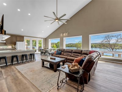 Kitchen at 319 Meadowlakes DR - 3 bed 3 bath home