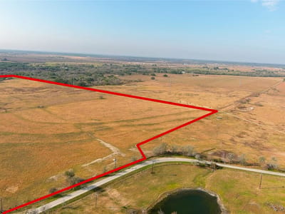 Property photo 5 at 319 R C Ln - Lockhart, TX