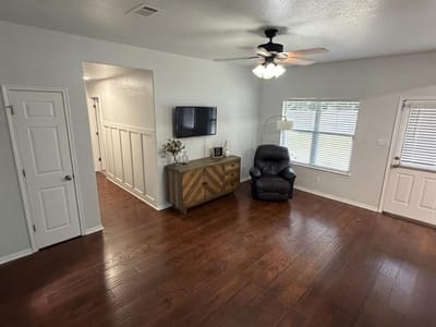 Photo 3 of 19 at 32 Golden Poppy LOOP - 3 bed 2 bath home