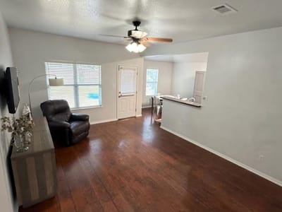 Photo 4 of 19 at 32 Golden Poppy LOOP - 3 bed 2 bath home
