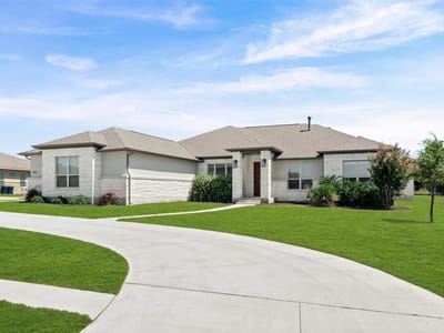 Property photo 2 at 320 Buffalo TRL - 4 bed 3 bath home