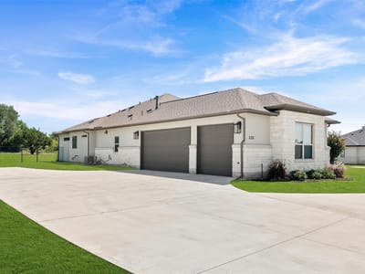 Property photo 3 at 320 Buffalo TRL - 4 bed 3 bath home