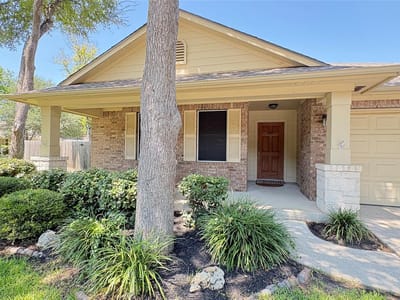 Property photo 2 at 320 Creek Ridge LN - 3 bed 2 bath home