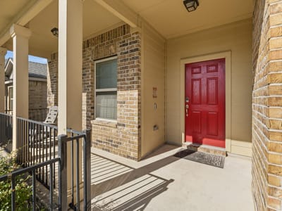 Property photo 3 at 320 Druse LN - 4 bed 2 bath home