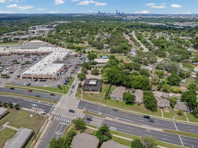 Primary bedroom at 320 W William Cannon DR - Southridge Plaza, Austin, TX