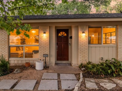 Photo 3 of 21 at 3202 Yellowpine TER - 3 bed 2 bath home